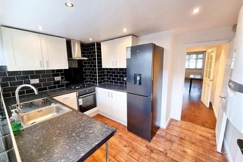 2 bedroom house to rent, Faringford Road, Stratford