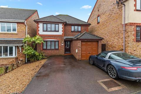 4 bedroom detached house for sale, Pipit Meadow, Uckfield, East Sussex, TN22