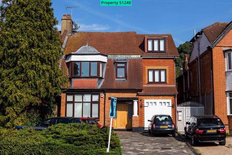 1 bedroom flat for sale, Hale Lane, London, NW7 3PR