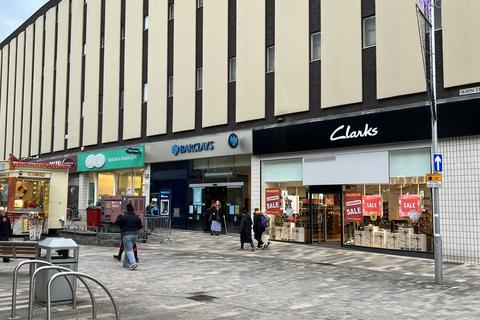 Retail property (high street) to rent, 7 Queen Street, Barnsley, South Yorkshire, S70 1RL