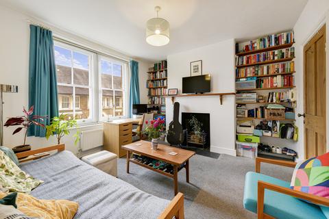 6 Chapter Chambers, London, SW1P 4NR