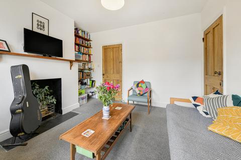 6 Chapter Chambers, London, SW1P 4NR