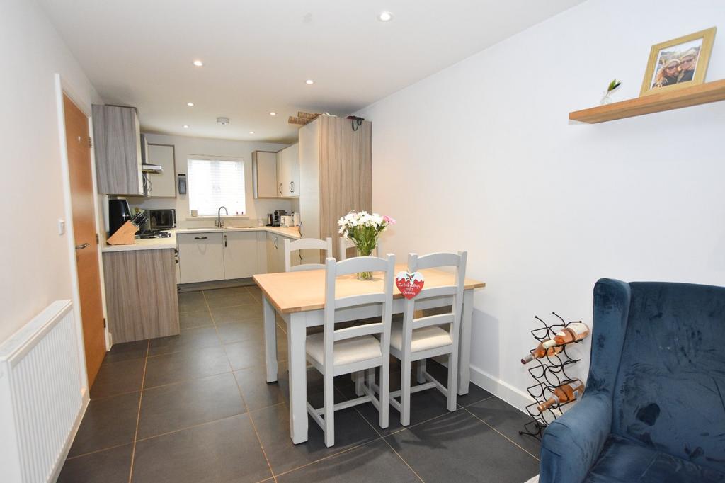 Kitchen Dining Area