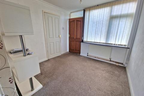 3 bedroom terraced house to rent, Tregorrick Road, Coventry CV7