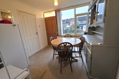 3 bedroom terraced house to rent, Tregorrick Road, Coventry CV7