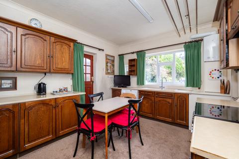 11 Gomshall Road, Cheam, Sutton, SM2 7JZ