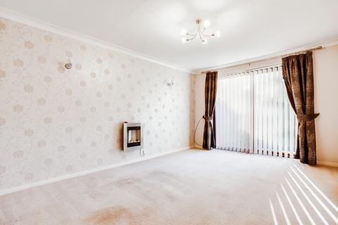 2 bedroom bungalow for sale, Lulworth Avenue, Leeds LS15