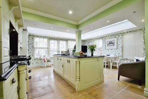 7 Beech Avenue, Manchester, M22 4JE