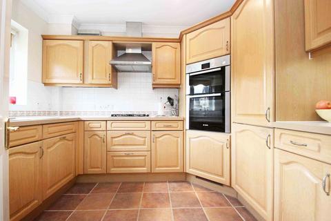 23 Fallow Fields, Loughton, IG10 4QP
