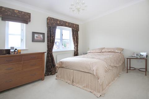 23 Fallow Fields, Loughton, IG10 4QP