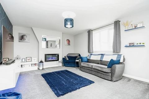 3 bedroom end of terrace house for sale, Nursery Lane, West Yorkshire HX3