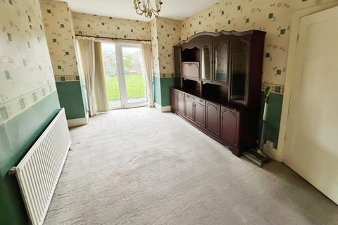 12 Balmoral Avenue, Hyde, SK14 5HY