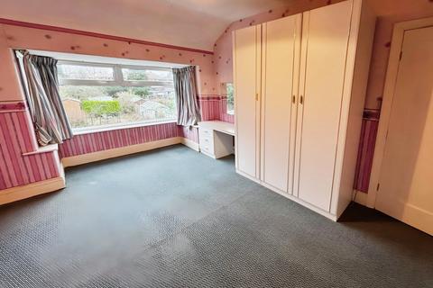 12 Balmoral Avenue, Hyde, SK14 5HY