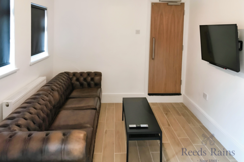 End of terrace house to rent, Malvern Road, Merseyside L6