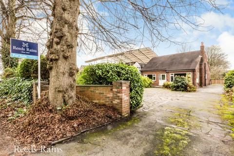 2 bedroom bungalow for sale, Victoria Road, Cheshire SK10