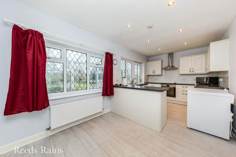 2 bedroom bungalow for sale, Victoria Road, Cheshire SK10