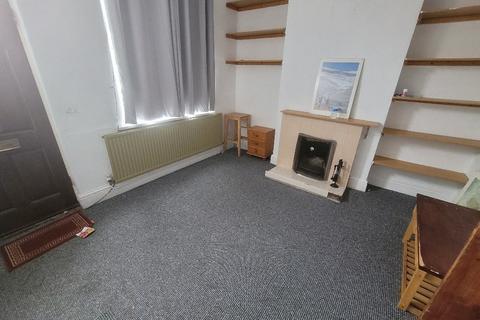 2 bedroom house to rent, Tissington Road, Nottingham NG7