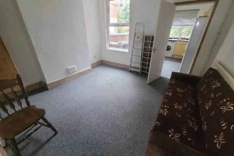 2 bedroom house to rent, Tissington Road, Nottingham NG7