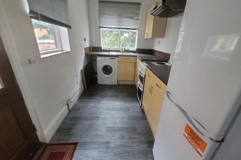 2 bedroom house to rent, Tissington Road, Nottingham NG7