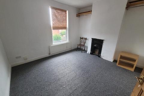 2 bedroom house to rent, Tissington Road, Nottingham NG7