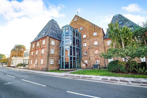 1 bedroom flat for sale, Clifton Road, Kent DA11