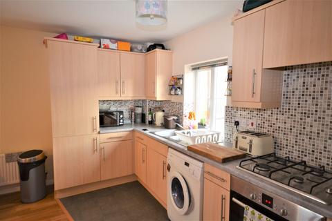 2 bedroom flat to rent, South Meadow Close, Northampton NN5