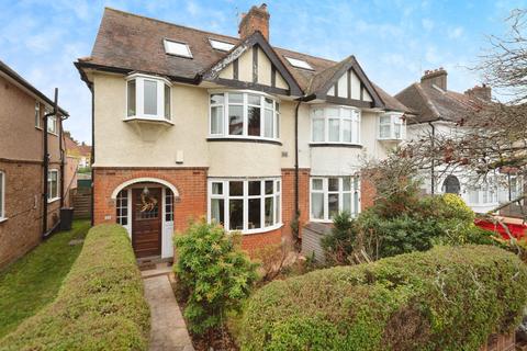 4 bedroom semi-detached house for sale, Lyncroft Gardens, Hounslow TW3