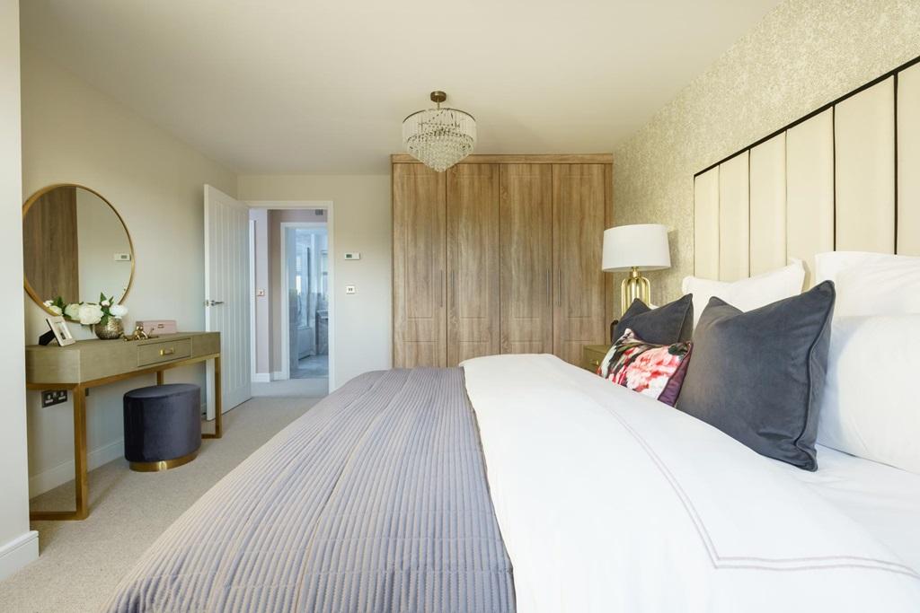 King size bedroom with ample space and en suite...