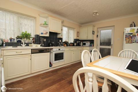 4 bedroom detached house for sale, Ash Court, Cliffsend, Ramsgate