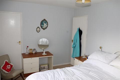 28 Clarendon Road, Walsall, WS4 1AX