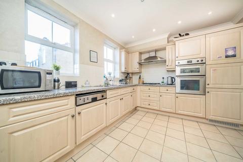 2 bedroom flat for sale, Clearwater Place, Surbiton KT6