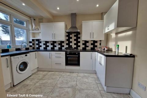 3 bedroom house to rent, Hillside Avenue, Woodford Green IG8