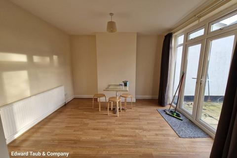 3 bedroom house to rent, Hillside Avenue, Woodford Green IG8