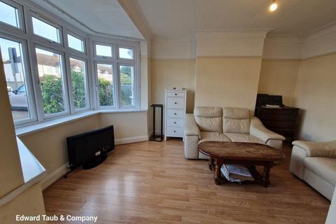 3 bedroom house to rent, Hillside Avenue, Woodford Green IG8