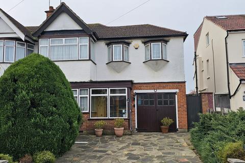 4 bedroom semi-detached house to rent, Harrow HA2