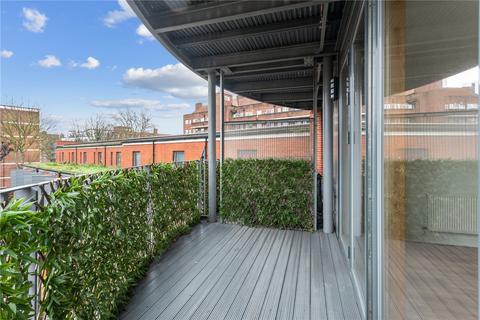 Flat 7, Lyme Grove House Lyme Grove, London, E9 6FF