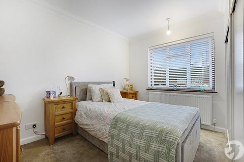 4 Pickwick Gardens, Northfleet, Gravesend, DA11 8EJ