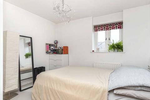 1 bedroom flat for sale, High Street, Teddington TW11