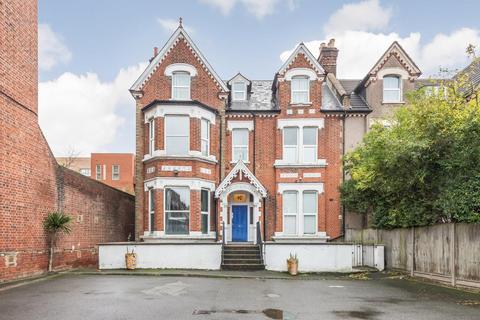 3 bedroom flat for sale, Norwood Road, West Norwood, London, SE27