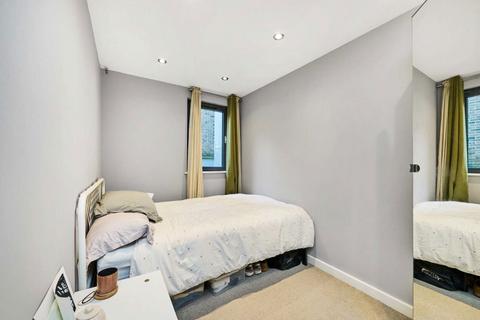 2 bedroom flat for sale, Spurstowe Terrace, London E8