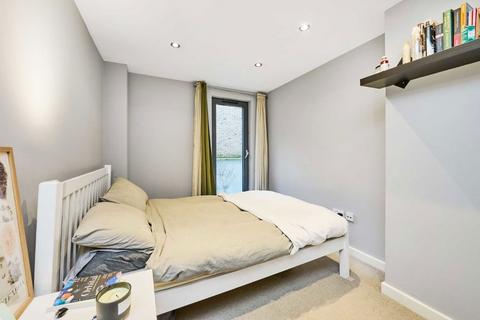 2 bedroom flat for sale, Spurstowe Terrace, London E8