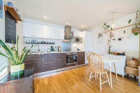 1 bedroom flat for sale, Lea Bridge Road, London E5