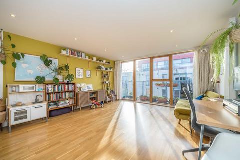 1 bedroom flat for sale, Lea Bridge Road, London E5