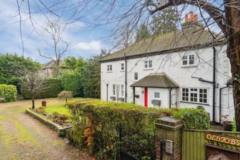 3 bedroom detached house for sale, Narcot Lane, Chalfont St Peter, Buckinghamshire, SL9