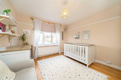 24 Upper Sunbury Road, Hampton, TW12 2DL