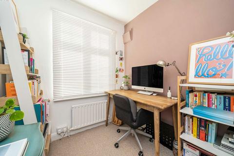 24 Upper Sunbury Road, Hampton, TW12 2DL