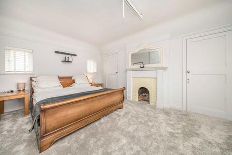 83 Berrylands, Surbiton, KT5 8JX