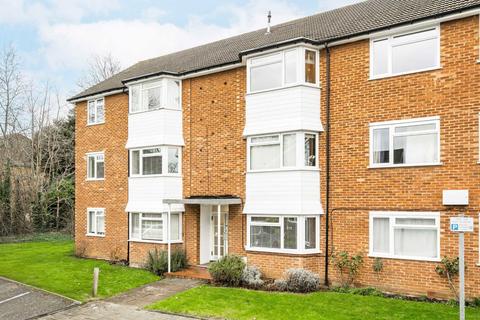 Oakenshaw Close, Surbiton KT6