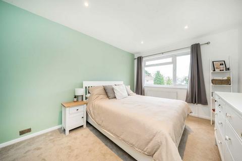 2 bedroom flat for sale, Oakenshaw Close, Surbiton KT6