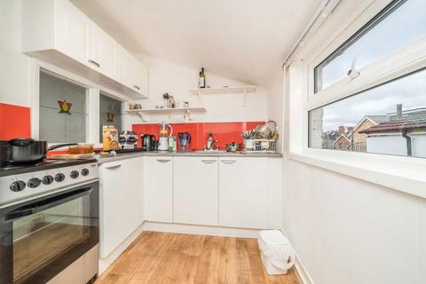 1 bedroom flat for sale, Hook Road, Surbiton KT6